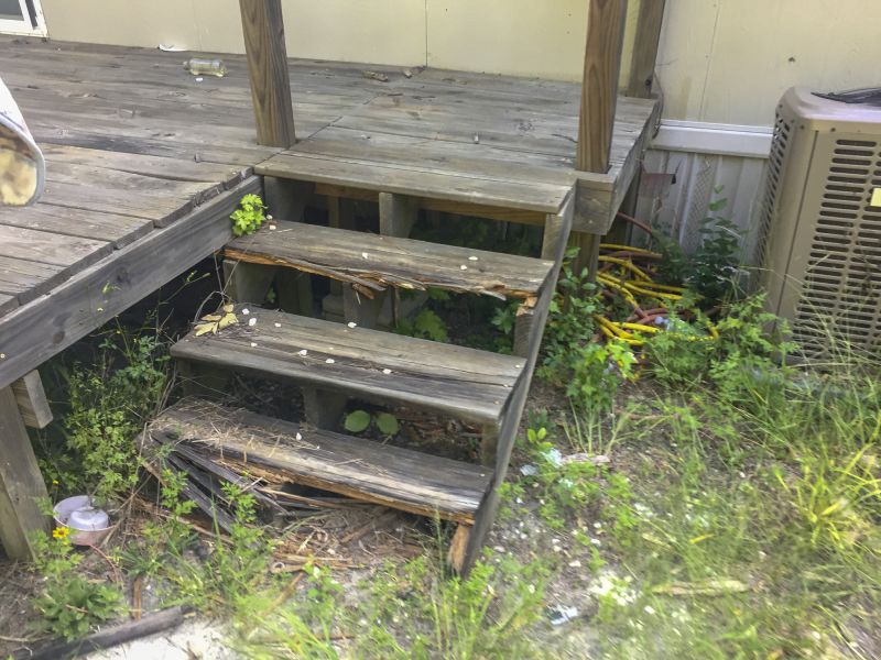 Maple Stairs Installation in Conroe, TX